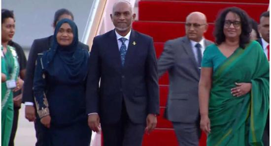 මාලදිවයින් ජනපති දිවයිනට පැමිණෙයි....